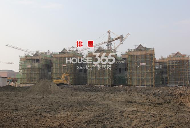 汉嘉柒号排屋施工实景图 （2014年12月摄）