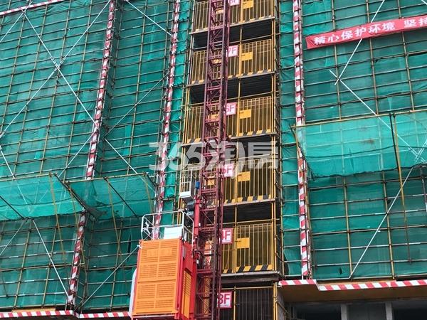 蓝光雍锦园高层1#楼细节实景图（2017.6 摄）